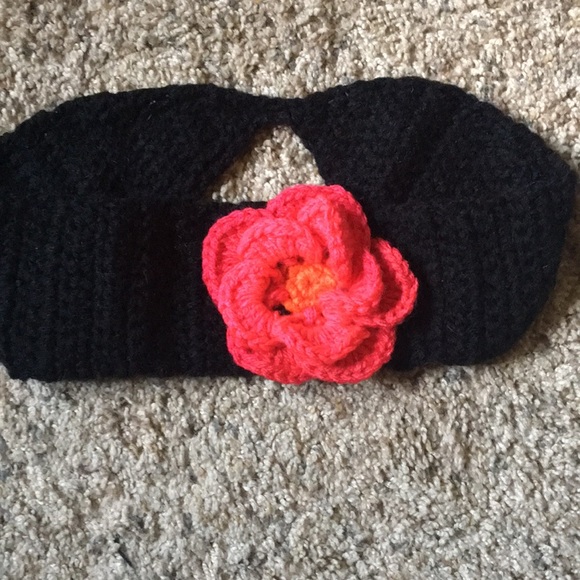 Handmade Crochet Headbands with Wagon Wheel Flower - Picture 2 of 5